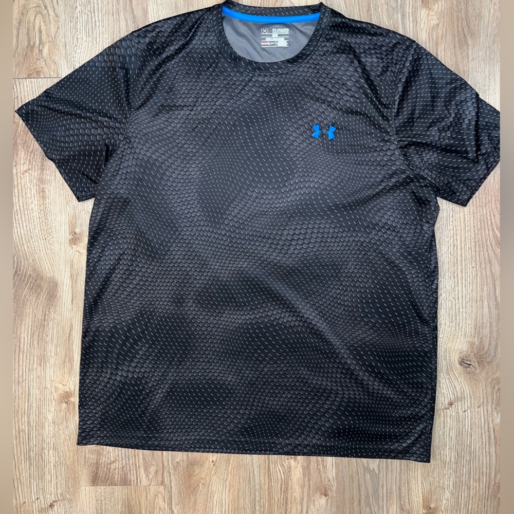 Under Armour (heat gear) 2XL loose fit